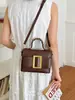 Bolso de mano texturizado transfronterizo 2026 nuevo de verano para mujer bolso vintage de alta gama bandolera con decoración de cinturón bolso cruzado