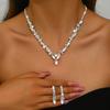 Fuente transfronteriza Europa y Estados Unidos vestido de collar de traje de venta caliente de alta gama para combinar con todo color cristal cadena para la clavícula pendientes conjunto de dos piezas