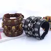 Popular Europeu e Americano Mais Vendido Largo Couro Estilo Punk Pulseira de Couro de Vaca Cabeça de Caveira de Liga Metálica Criativa Pulseira Versátil para Homens e Mulheres