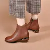 Nuevas botas cortas de algodón para mujer para otoño e invierno 2026, forradas de felpa, zapatos de madre, planas, piel suave, suela blanda, versátiles botas Martin para mujer