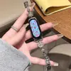 2026 Nuevo Collar Sencillo Completo de Diamante Hello Kitty Banda de Acero para Mujer Gama Alta Simple Moda Exquisito Adecuado para Xiaomi 8910