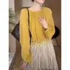 Camisa plisada de manga larga, cuello redondo, con encaje delicado, estilo francés - un top nuevo y de estilo único para principios de otoño, que irradia elegancia y belleza