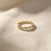 Anel Mobius S925 de prata esterlina Yinyiyuan para mulheres, cravejado com microzircônias, luxo leve, estilo europeu e americano, moderno, anel versátil