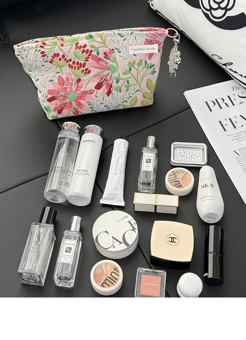 化妆包女大容量便携""