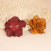 Broche de Flor de Loto Hecho a Mano en Cuero Curtido al Vegetal con Forma de Corazón, Corsage de Flor Tridimensional, Adorno para el Cabello, Accesorio para Bolsos, Flor de Cuero Genuino para DIY