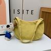 Bolsa de ombro estilo coreano para meninos e meninas, estilo ocidental, cor sólida, grande capacidade, bolsa de bolinho infantil, 2025, nova bolsa infantil com pingente