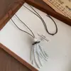 Cordón de cuero collar ovalado de acrílico nicho alta gama moda cadena de suéter simple colgante versátil elegante