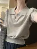 Polo gris de hombros rectos estilo coreano para mujer, camiseta de punto de seda helada de manga corta, top de verano corto con cuello camisero para mujeres petite