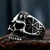 Anel de caveira esculpida em aço inoxidável Steel Warrior, joia de anel de aço titânio com gema incrustada, estilo retrô europeu e americano