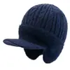 Novo gorro de inverno masculino quente de tricô, forrado com fleece e espesso, gorro pullover à prova de frio para atividades ao ar livre, gorro de tricô com topo redondo e letra