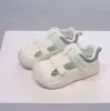 Zapatos Cerrados para Caminar para Niños 2026 Verano Nuevo Estilo Tenis Transpirables para Niños Zapatos Casuales Versátiles de Moda Tendencia
