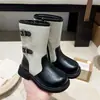 Otoño 2026 Nuevos Zapatos para Niñas Estilo Británico Metálico Botas Individuales Moda Infantil Botas de Cuero de Media Caña Venta al por Mayor