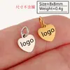 Colgantes pequeños de acero inoxidable pulido en stock con las formas de corazón, hexágono, óvalo y rectángulo con logotipo y texto grabados con láser