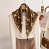 Bufanda cuadrada de estilo nuevo de primavera con estampado de caballos y 60 flecos, moderna y versátil, adecuada para decoración de bolsos y combinación de ropa.