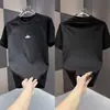 2026 Verão Masculino Nova Moda Patchwork Casual Versátil Manga Curta Gola Redonda Camiseta Tendência Bordado de Luxo Leve