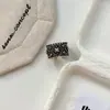 Anillo vertical texturizado estilo vintage francés para mujer, modelo nuevo con diseño de estrella cruzada, totalmente incrustado con circonia, anillo abierto bicolor dorado y plateado
