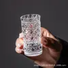 Copinhos de vinho de luxo leve, vidro espesso, copos de licor pequenos para uso doméstico, copos de dose única, adequados para destilados, com padrões de pedras preciosas, para uso comercial