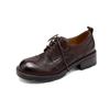 Sapatos de Couro Brock com Textura Esculpida Oca Estilo Britânico 2024 Outono Salto Médio Grosso Cadarço Sapatos de Couro para Mulheres