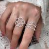 Anillo de nariz de cerdo con flor grande calada Moda minimalista para mujer personalidad simple versátil anillo para dedo índice apilable