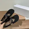 Sapatos Mary Jane retro quadrados foscos estilo coreano para mulheres, novo modelo outono e inverno 2025, elegantes e versáteis, com uma única tira e corte baixo