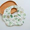Babero de bebé con pétalos de algodón suave a prueba de derrames con bolsillo de arroz y estampado de dibujos animados para recién nacidos, venta al por mayor de fábrica