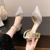 Sandalias de Tacón Cuadrado con Punta para Mujer, Nuevo Diseño de Nicho Verano 2026, Tacón Grueso Punta Fina, Zapatos Huecos Románticos Llamativos