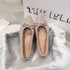 Novos Sapatos Rasos de Solado Macio para Verão e Outono 2025, Sapatos Individuais Versáteis Retrô para Mulheres, Mocassins Slip-On Bico Fino de Celebridade da Internet