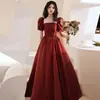Vestido cheongsam de boda para salir de la corte para banquete brindis de primavera vino tinto sentido vestido de boda elegante para mujeres embarazadas pequeñas ropa para la puerta trasera
