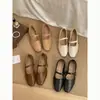 Sapatos Baixos de Couro para Combinar com Saias, Novos Sapatos Mary Jane Femininos Primavera/Verão 2026, Sapatos Suaves para Noite, Sapatos Rasos de Estilo Francês