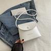 Bolsa Feminina 2024 Nova Bolsa Transversal Verão Pequena Quadrada Retrô Simples para o Dia a Dia Feminina Casual Moda Bolsa de Ombro
