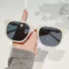 Óculos de Sol Feminino Sensação de Alto Padrão Faz o Rosto Parecer Menor Armação Quadrada Óculos de Sol Estilo Pequeno Chanel Luxo Leve Proteção Solar para Dirigir Óculos de Sol para Férias