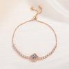 Pulsera de trébol a la moda y combinable para mujer Estilo de lujo ligero Diseño exquisito de nicho de 1 quilate Personalidad circonita joya para mano