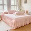 2026 Nuevo Estilo Algodón Lavado con Adorno de Encaje Estilo Princesa Falda de Cama Acolchada de Algodón Lavado Juego de Tres Piezas