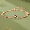 Pendientes de Mariposa y Trébol de Cuatro Hojas para Mujer, Modernos y Creativos, Pendientes de Hierba para Olvidar tus Preocupaciones, de Moda y Versátiles, Accesorios para Orejas de Gama Alta de Nicho