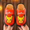 Chinelos infantis Pikachu de couro PU à prova d'água com algodão, chinelos fechados quentes e antiderrapantes de inverno para meninos