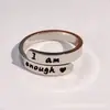 Moda Europea y Americana Más Vendidos Anillos de Nicho de Alta Gama de Acero de Titanio con Letras Inglesas Grabadas Personalizadas, Venta Directa de Fabricantes Transfronterizos