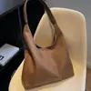 Bolsa de Mão de Grande Capacidade Bolsa Feminina 2026 Nova Bolsa de Verão para Escola e Trabalho Bolsa de Ombro Versátil e Fashion Bolsa Tote Simples