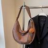 Bolso Mensajero Niche para Mujer 2024 Nuevo Superficie Suave Esmerilado Bolso de Hombro Moda Estilo Occidental Viajero Sobaco Dumpling Bag Trendy