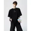 Verão 2026 Novo Estilo Jovem Pesada 260g Bordado no Ombro Design Solto Manga Curta Camiseta Masculina Estilo Coreano Tendência Camiseta