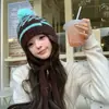 Gorro de lana para mujer de otoño e invierno con pompón, adelgazante, cálido, protector de orejas, gorro de punto, moderno sombrero Lei Feng