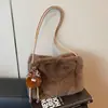 Bolsa de pelúcia de grande capacidade transfronteiriça para axila, nova coleção outono 2026, bolsa de mão fashion e versátil, bolsa de ombro estilosa e moderna