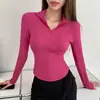 Top OEM gris personalizado de manga larga para mujer, otoño e invierno, forro polar, corte ajustado, con hombro normal y cuello de solapa, camiseta interior ajustada