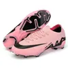 Zapatos de fútbol resistentes al desgaste transfronterizos para adolescentes, zapatos de fútbol transpirables con tacos largos y tacos para césped artificial, distribución al por mayor para competición y entrenamiento en campo de césped.