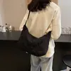 Nova Bolsa de Lona Transfronteiriça com Enchimento Estilo Coreano Feminina Bolsa Dumpling Grande Capacidade Versátil Bolsa Transversal Bolsa de Ombro Acolchoada