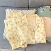 Pijama de solapa de dibujos animados de cachorro amarillo leche para mujer, traje delgado de manga larga para primavera y otoño, ropa para el hogar, conjunto de dos piezas, foto real al por mayor