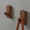 Cabideiro de parede nórdico cilíndrico em madeira maciça, criativo e resistente, para casacos, ideal para quarto. Disponível para atacado.