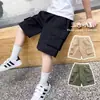 2024 Nuevos Shorts de Niño Verano Niños Grandes Pantalones Medianos Pantalones Negros de Cinco Cuartos Verano para Niños Ropa de Trabajo para Niños