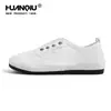 Zapatillas blancas de encaje transpirables para mujer, nuevos zapatos casuales de verano 2026 sin cordones, suela suave, zapatos de pescador
