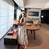 Vestido Midi Tencel Azul Floral con Cuello en V Verano Encaje Empalmado Manga Francesa Abullonada Hora del Té Vestido Largo