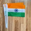 Banderas de mano con mástil en stock transfronterizas de todo el mundo, hechas a medida según su diseño, Banderas coloridas de poliéster para la Copa del Mundo de EE. UU.-Canadá-México